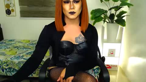 Snapshot of xyournightmarequeenx chatting on June 4, 2026, 5:19 pm QueenMarina online show from June 4, 2026, 5:19 pm