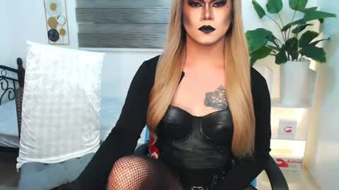 Snapshot of xyournightmarequeenx chatting on July 9, 2026, 5:50 pm QueenMarina online show from July 9, 2026, 5:50 pm