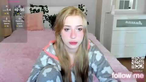 Lina online show from October 4, 2025, 8:56 am