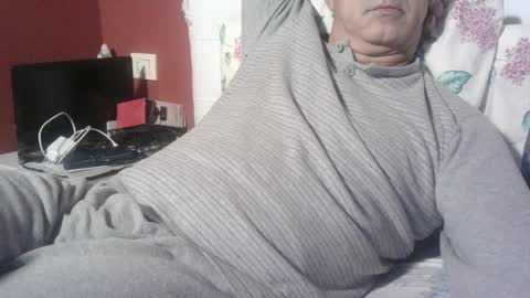 Snapshot of yahe2010 chatting on January 28, 2025, 2:11 am grillino online show from January 28, 2025, 2:11 am