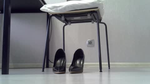 Dina online show from April 4, 2026, 3:27 am