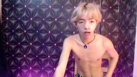 yami_sukehiroxxx online show from October 3, 2025, 7:55 pm