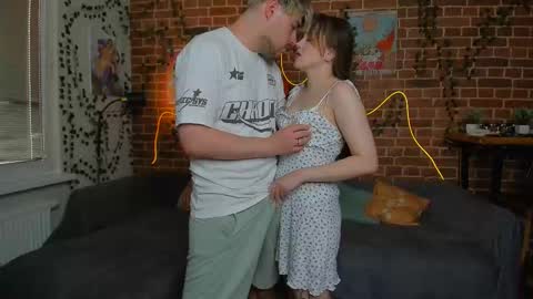 Snapshot of yami_yami_yami chatting on September 19, 2025, 2:51 pm Mia and Andry online show from September 19, 2025, 2:51 pm