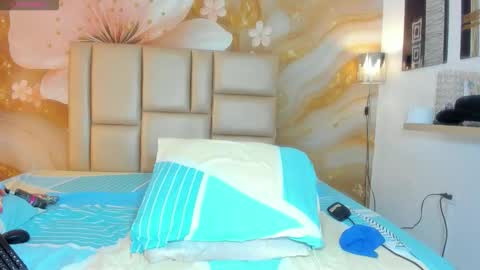 Naomi online show from December 18, 2025, 9:10 pm