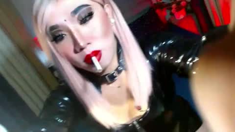 Snapshot of yan2xcumsalotxx chatting on October 27, 2025, 1:31 am REYAN online show from October 27, 2025, 1:31 am