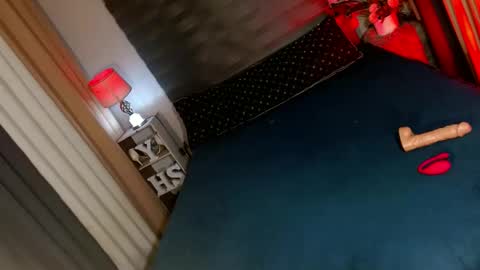 Snapshot of yan2xcumsalotxx chatting on October 28, 2025, 2:15 am REYAN online show from October 28, 2025, 2:15 am