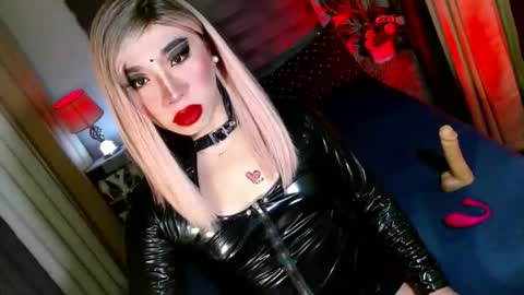 Snapshot of yan2xcumsalotxx chatting on October 31, 2025, 2:12 am REYAN online show from October 31, 2025, 2:12 am