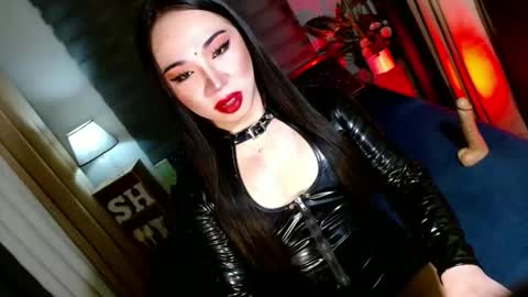 Snapshot of yan2xcumsalotxx chatting on December 4, 2025, 2:43 am REYAN online show from December 4, 2025, 2:43 am