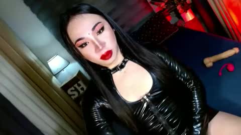 Snapshot of yan2xcumsalotxx chatting on December 16, 2025, 3:22 am REYAN online show from December 16, 2025, 3:22 am