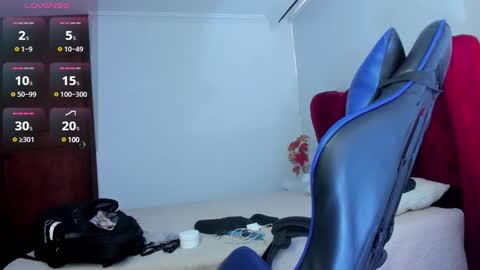 yan_nyan online show from February 17, 2025, 10:25 pm