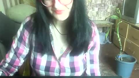 yanafiesta online show from April 4, 2026, 9:51 am