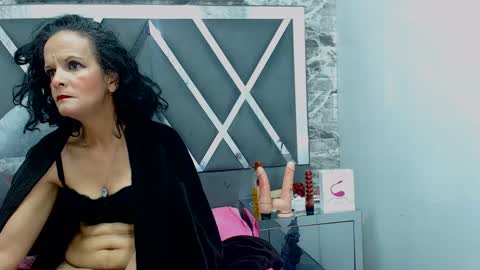 yanetrose online show from October 3, 2025, 4:09 am