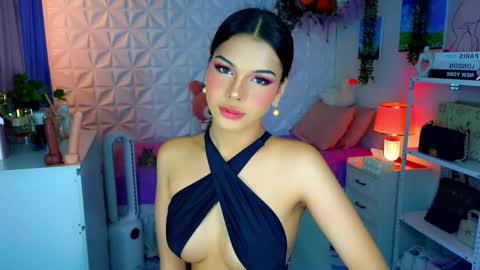 YANG AUDREY LONE online show from December 5, 2025, 2:20 am