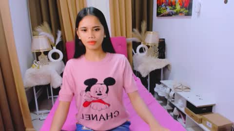 Snapshot of yanna_faulkerson chatting on October 2, 2025, 9:05 am Yanna online show from October 2, 2025, 9:05 am