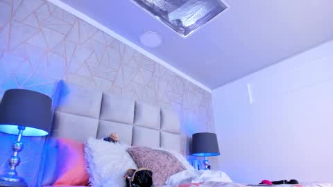 Yara Bliss  online show from March 6, 2026, 8:27 pm