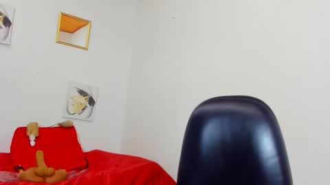 Yasemin online show from January 7, 2026, 10:51 am