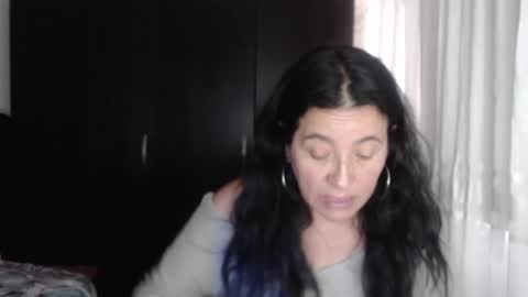 yasmin_love85 online show from December 2, 2024, 2:08 pm