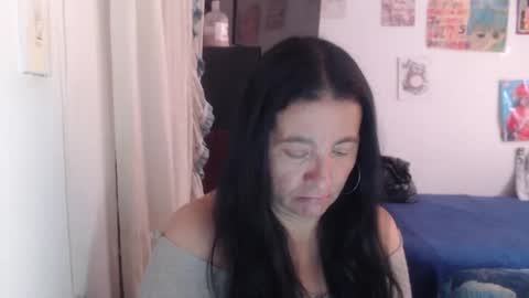 Snapshot of yasmin_love85 chatting on May 20, 2026, 2:12 pm yasmin_love85 online show from May 20, 2026, 2:12 pm