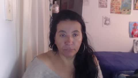 Snapshot of yasmin_love85 chatting on May 22, 2026, 2:33 pm yasmin_love85 online show from May 22, 2026, 2:33 pm