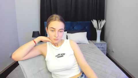 Yasmina online show from February 1, 2025, 7:13 pm