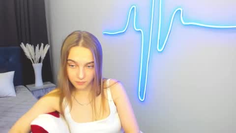 Yasmina online show from March 8, 2025, 7:53 pm