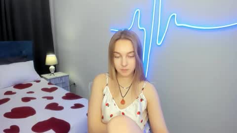 Yasmina online show from September 22, 2025, 3:47 pm