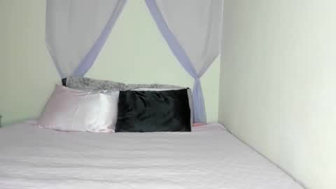 Yasmina online show from November 19, 2025, 2:55 am