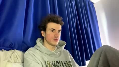 yayay333 online show from March 18, 2026, 2:42 pm