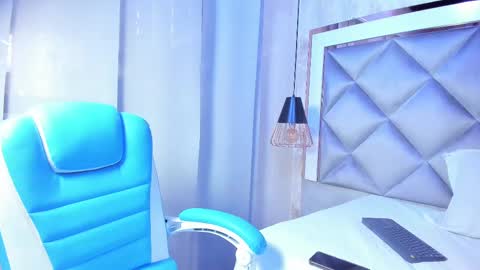 yayi derek  online show from February 20, 2025, 11:53 am