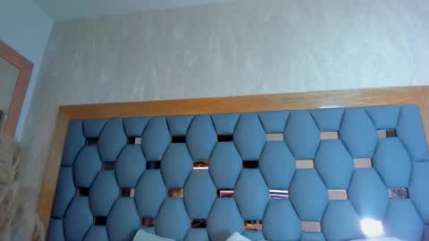 yayi derek  online show from September 16, 2025, 11:33 am