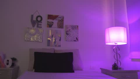 yayoi_cresp18 online show from December 17, 2024, 8:43 pm