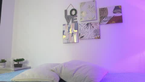 yayoi_cresp18 online show from February 6, 2025, 11:43 am