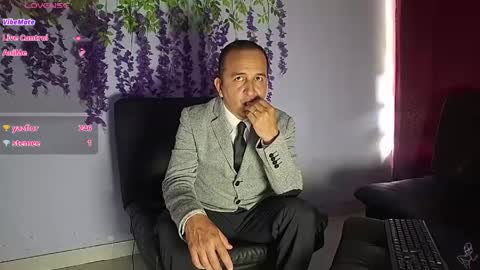 Snapshot of yazflor chatting on June 4, 2026, 3:51 pm Hazzan y Greisy online show from June 4, 2026, 3:51 pm