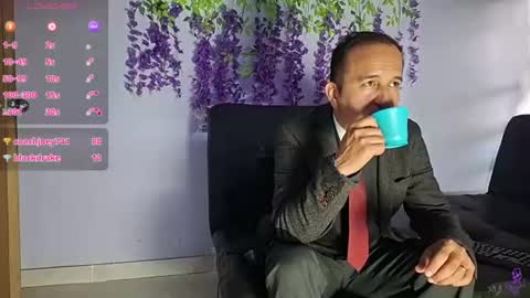 Snapshot of yazflor chatting on June 18, 2026, 3:49 pm Hazzan y Greisy online show from June 18, 2026, 3:49 pm