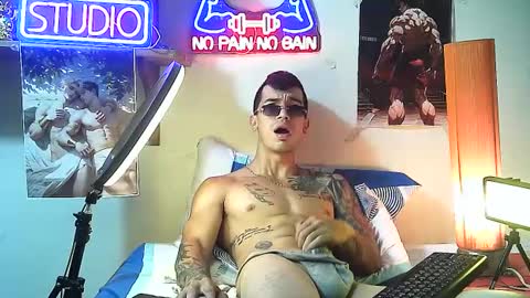 yeisoncastellanos1999 online show from October 4, 2025, 1:36 am