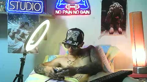 yeisoncastellanos1999 online show from October 29, 2025, 2:03 am