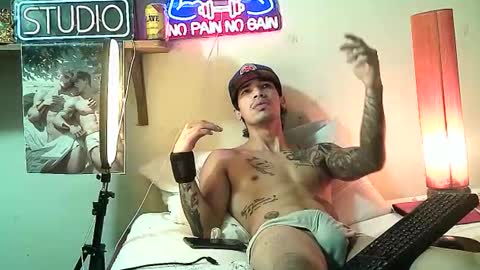 Snapshot of yeisoncastellanos1999 chatting on February 6, 2026, 4:21 pm yeisoncastellanos1999 online show from February 6, 2026, 4:21 pm