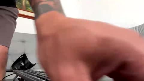 yeisongomezz online show from April 19, 2026, 7:16 pm