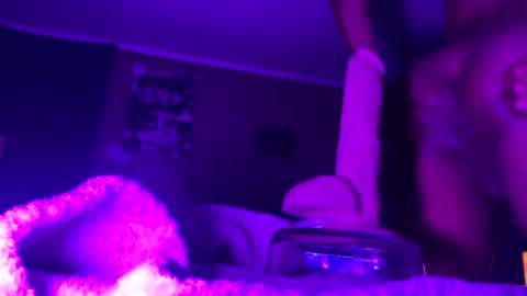 Snapshot of yelladaniella chatting on March 15, 2026, 8:53 am Ella Ts online show from March 15, 2026, 8:53 am