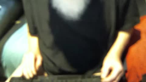 .     y e l l o w s n a k e s       . online show from November 18, 2025, 10:47 pm