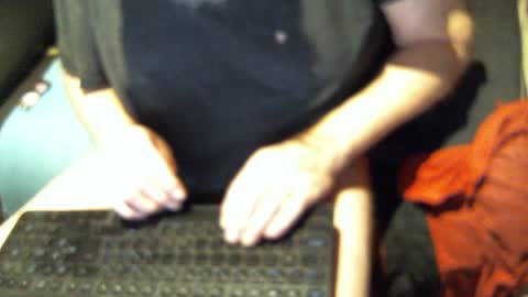 .     y e l l o w s n a k e s       . online show from November 27, 2025, 6:15 am