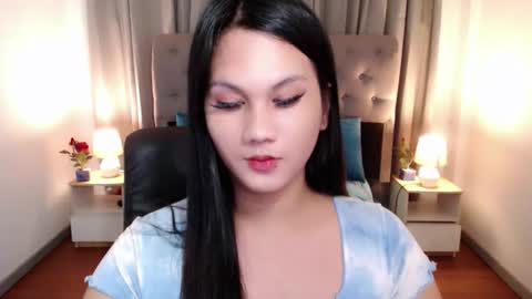 Yen online show from November 17, 2025, 5:35 am