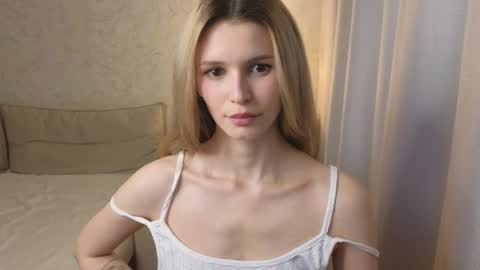 Snapshot of yennaone chatting on May 18, 2026, 4:46 pm Yenna online show from May 18, 2026, 4:46 pm