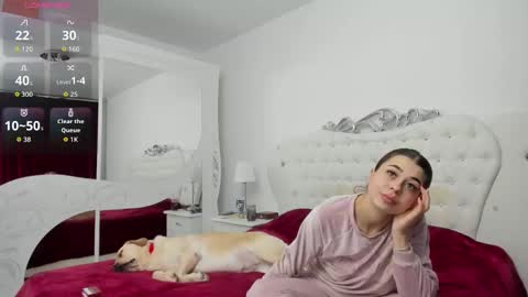 yennefer13 online show from December 22, 2025, 10:29 pm