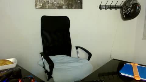 Yera  online show from October 14, 2025, 12:17 pm