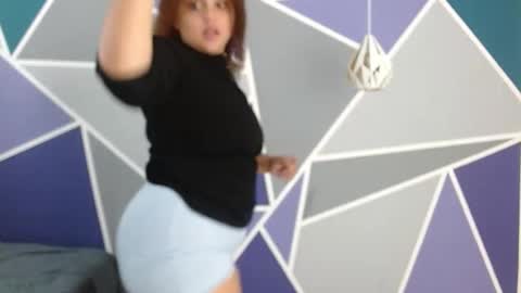 Yera  online show from October 17, 2025, 12:19 pm