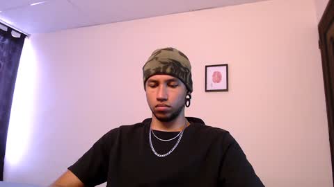 Yeff ind. model  online show from December 12, 2024, 6:21 pm