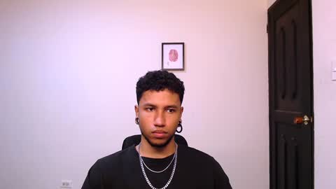 Yeff ind. model  online show from December 22, 2024, 10:47 pm