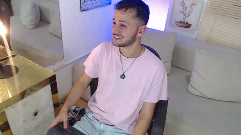 Snapshot of yerito_ chatting on January 13, 2025, 8:04 pm Yero online show from January 13, 2025, 8:04 pm