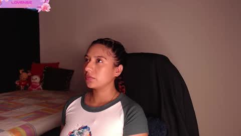 Yesi online show from October 6, 2025, 4:59 pm